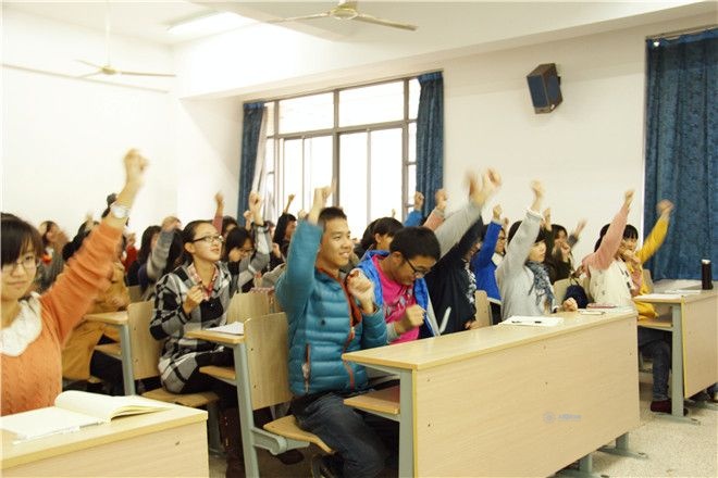 外国语学院形势与政策课之大学生反腐倡廉教育